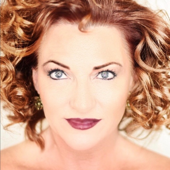 Meet your Posher, Sarah - Picture 1 of 1